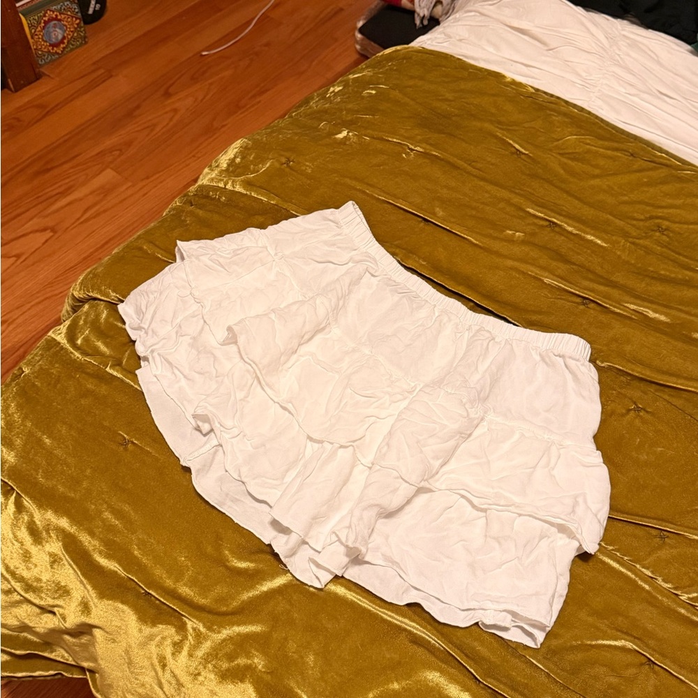 Birdy & Mevie White Quilted Top